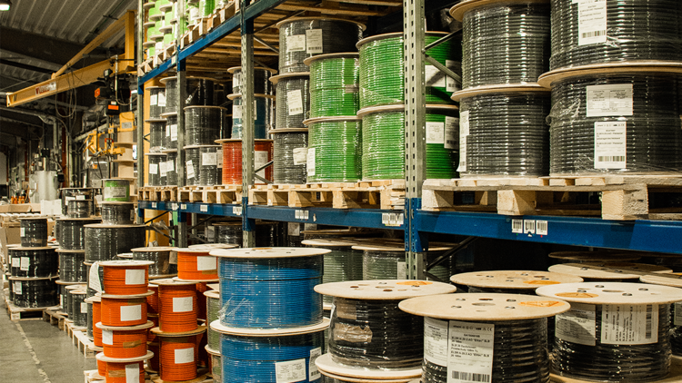 Lieferengpässe und Marktschwankungen umgehen wir bei eltherm mit stetiger Produktverfügbarkeit und vorausschauender Materialbeschaffung.